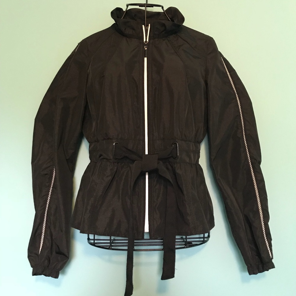 🧚🏻‍♀️WHBM cropped jacket - adorable!🧚🏻‍♀️